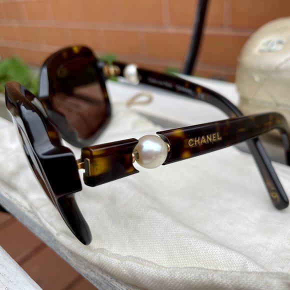 Vintage CHANEL sunglasses * Collection Perle main image 4
